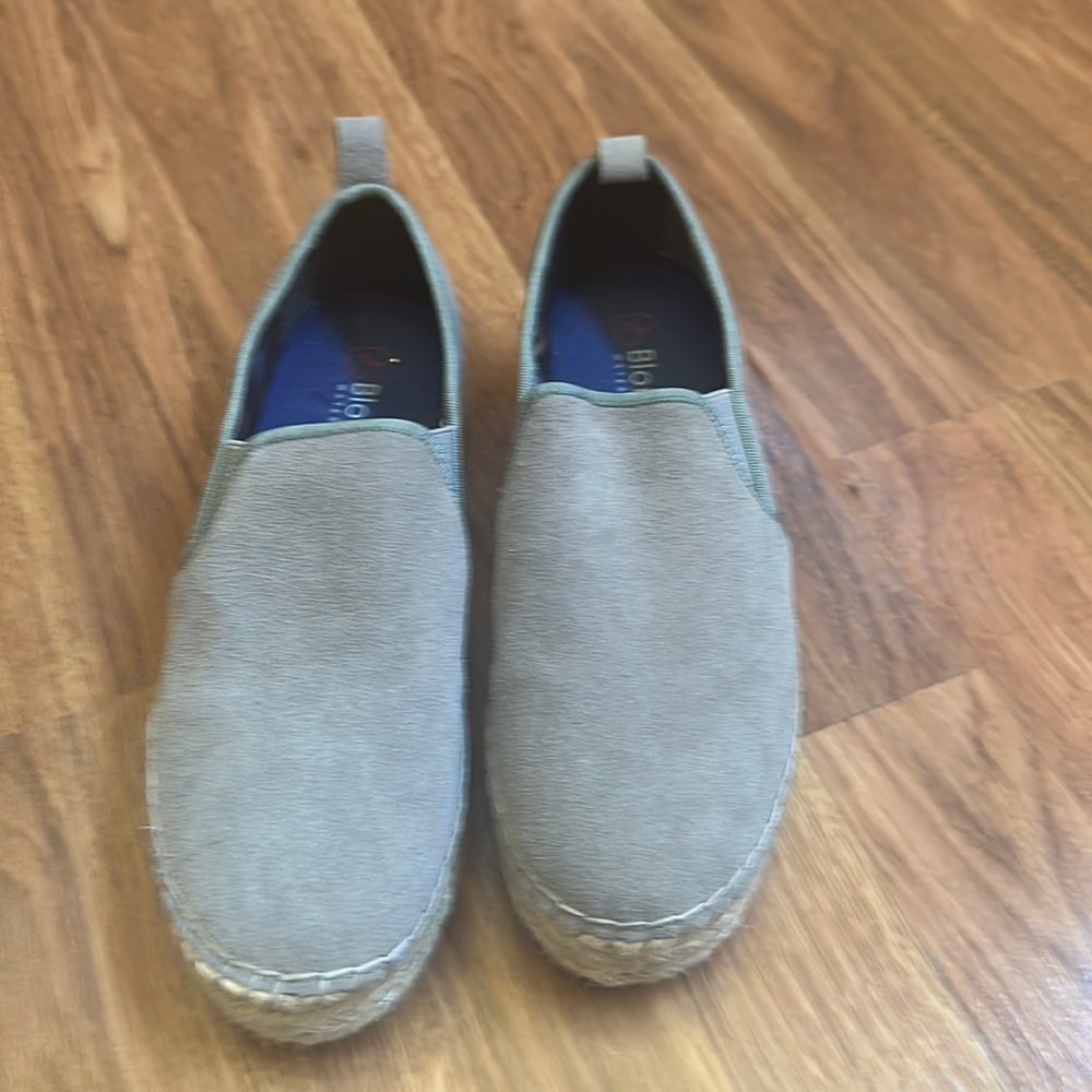 Light gray leather vamp designer slip on shoes